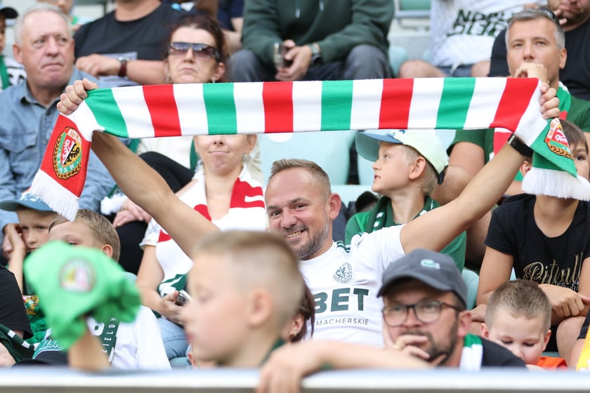 Mecz Śląsk-Wrocław vs Wieczysta Krak&oacute;w. Remis, a kibice na medal