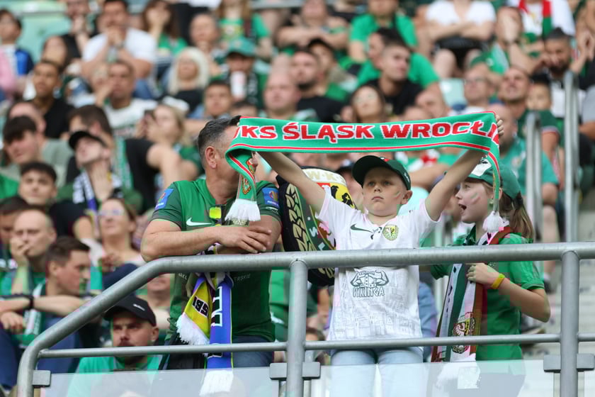 Mecz Śląsk-Wrocław vs Wieczysta Krak&oacute;w. Remis, a kibice na medal