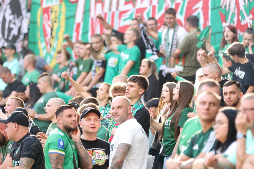 Mecz Śląsk-Wrocław vs Wieczysta Krak&oacute;w. Remis, a kibice na medal