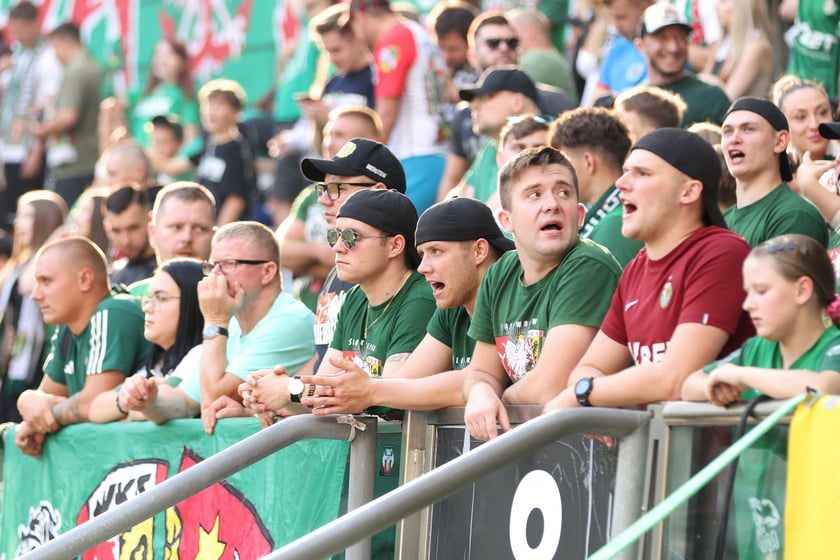 Mecz Śląsk-Wrocław vs Wieczysta Krak&oacute;w. Remis, a kibice na medal