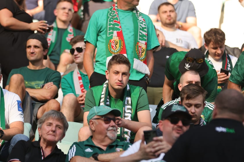 Mecz Śląsk-Wrocław vs Wieczysta Krak&oacute;w. Remis, a kibice na medal