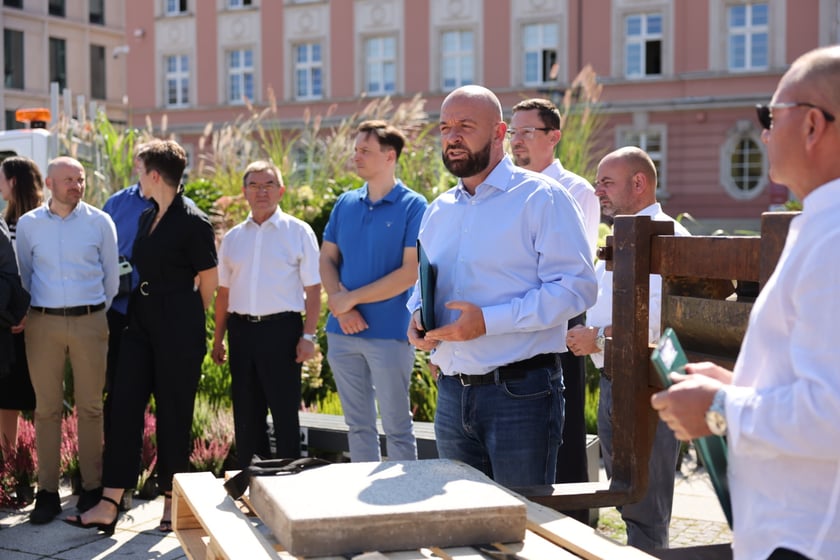 Podpisanie umowy na zazielenianie placu Nowy Targ