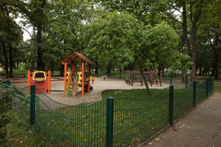 Plac zabaw w parku Andersa, wrzesień 2023