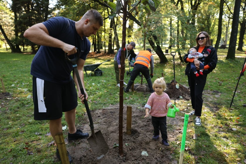 Uczestnicy pikniku WROśnij we WROcław