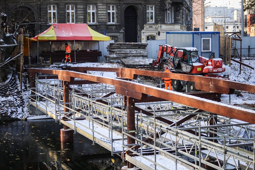 Prace trwające przy budowie Kładki św. Antoniego