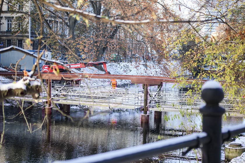 Prace trwające przy budowie Kładki św. Antoniego