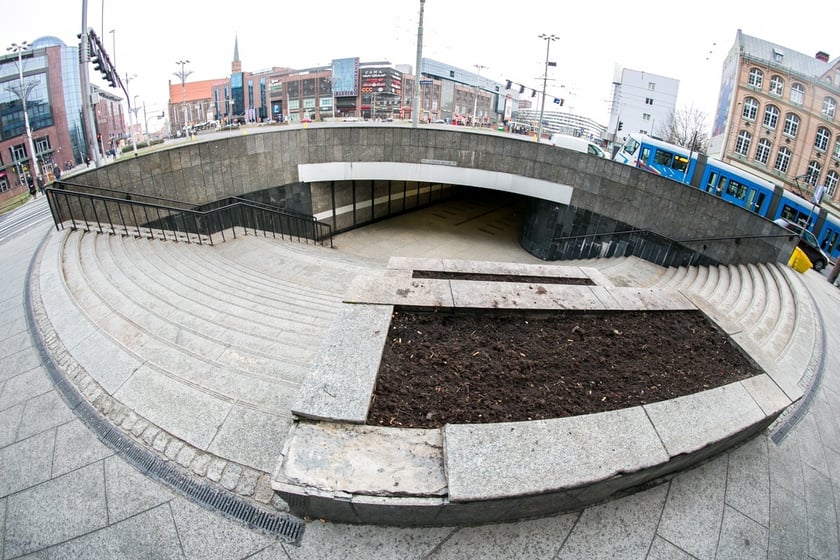 Przejście południowe pod placem Dominikańskim