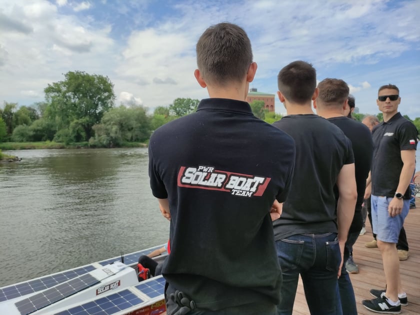 Studenci z koła naukowego PWr Solar Boat Team zbudowali łódź solarną