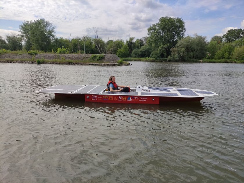 Studenci z koła naukowego PWr Solar Boat Team zbudowali łódź solarną