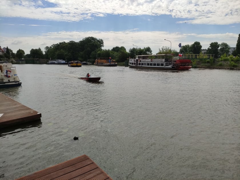 Studenci z koła naukowego PWr Solar Boat Team zbudowali łódź solarną