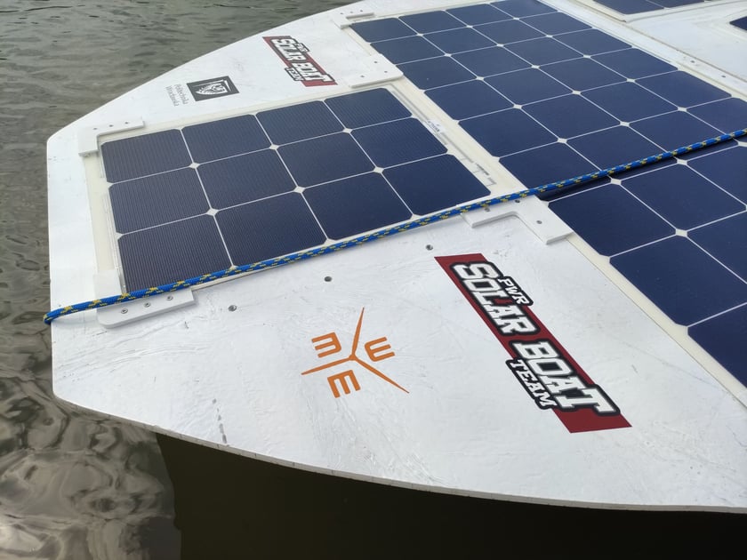 Studenci z koła naukowego PWr Solar Boat Team zbudowali łódź solarną