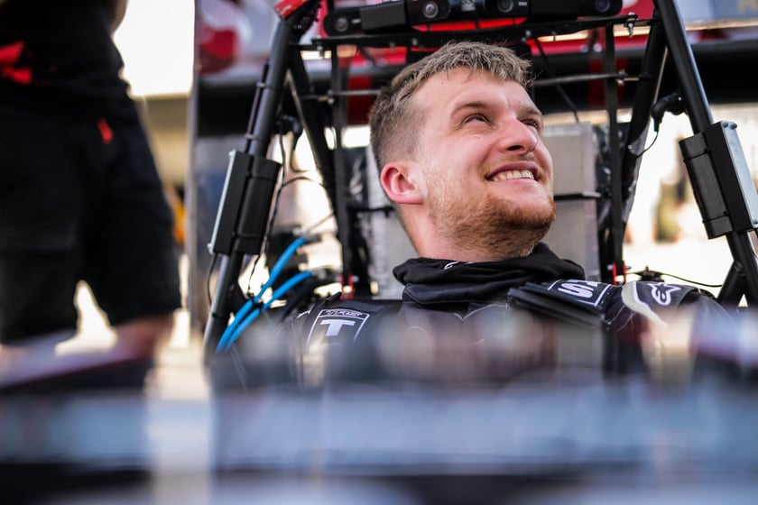 Pierwsze zawody, podczas których studenci z PWr Racing Team mieli okazję zaprezentować swój nowy bolid RT12e, zostały rozegrane na węgierskim torze Hungaroring