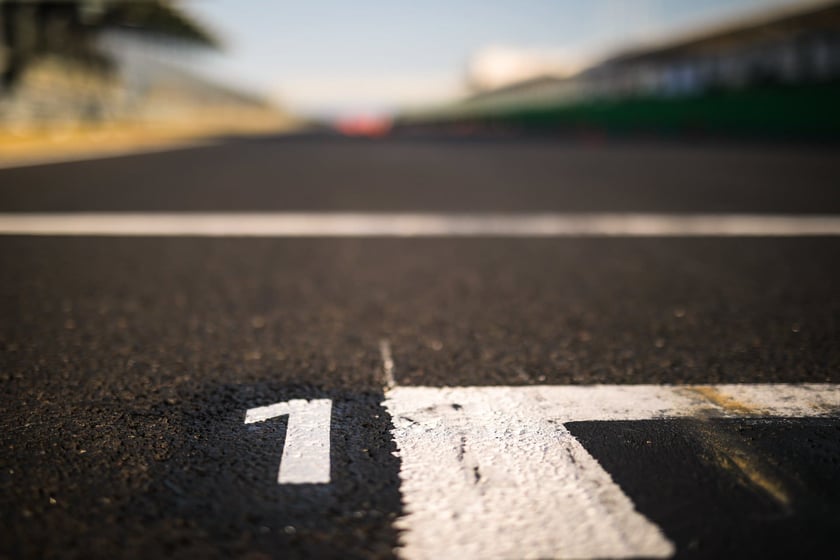 Pierwsze zawody, podczas których studenci z PWr Racing Team mieli okazję zaprezentować swój nowy bolid RT12e, zostały rozegrane na węgierskim torze Hungaroring