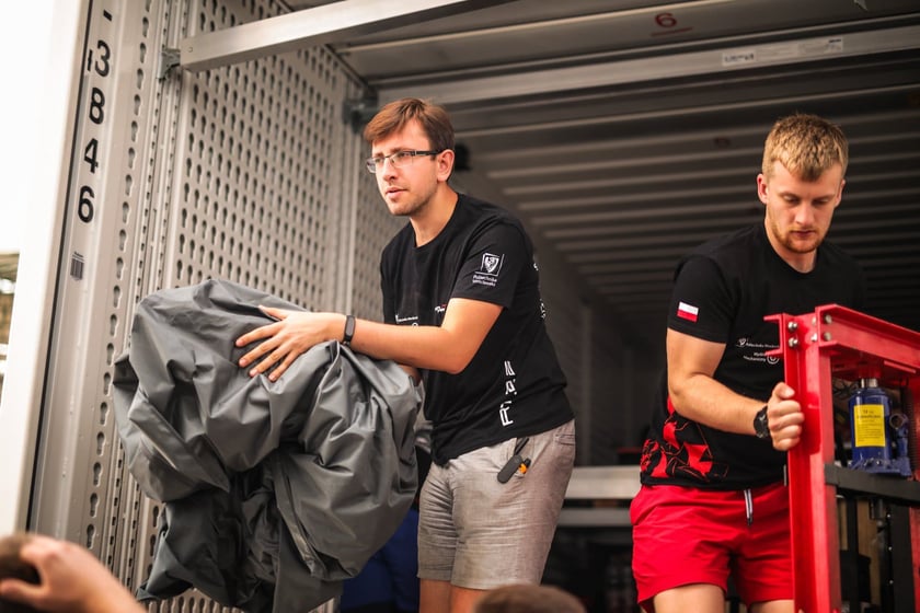 Pierwsze zawody, podczas których studenci z PWr Racing Team mieli okazję zaprezentować swój nowy bolid RT12e, zostały rozegrane na węgierskim torze Hungaroring