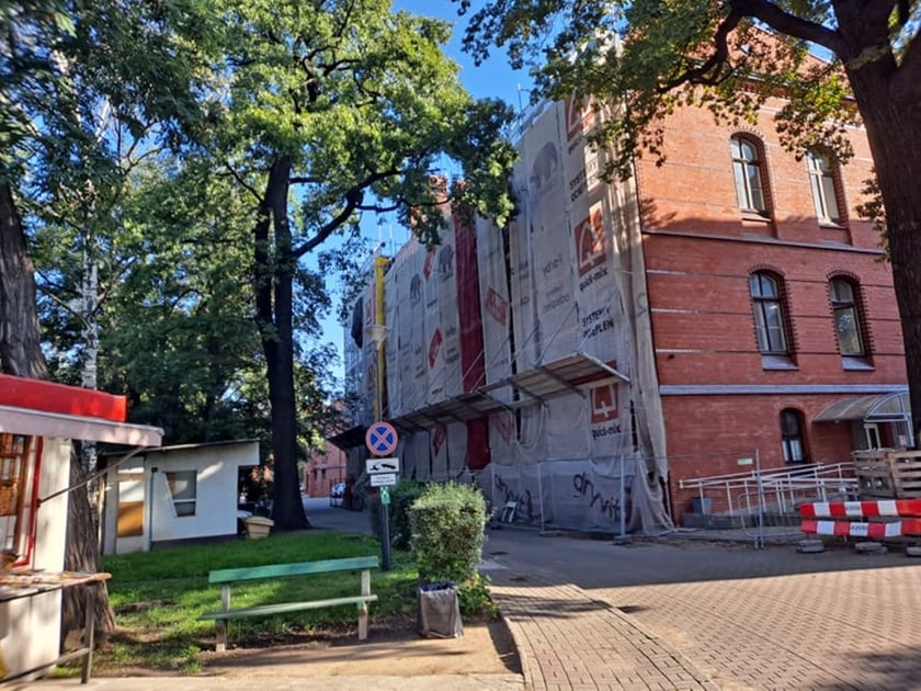 Remontowane budynki na terenie Starego Kampusu Uniwersytetu Medycznego we Wrocławiu