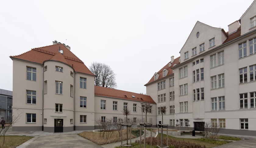 Uroczystość otwarcia po remoncie budynku dawnego szpitala według projektu Maxa Berga, obecnie siedziby Wydziału Matematyki PWr