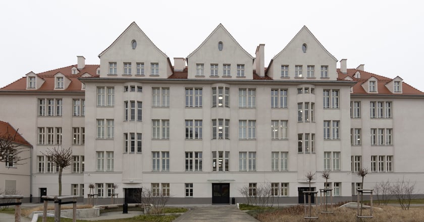 Uroczystość otwarcia po remoncie budynku dawnego szpitala według projektu Maxa Berga, obecnie siedziby Wydziału Matematyki PWr