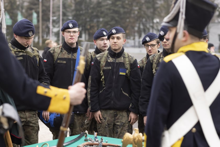 Na dzień otwarty na AWL przyjechali uczniowie z całej Polski: Warszawy, Czeladzi, Bielsko-Białej. Większość chodzi do szkoły średniej o profilu wojskowym.