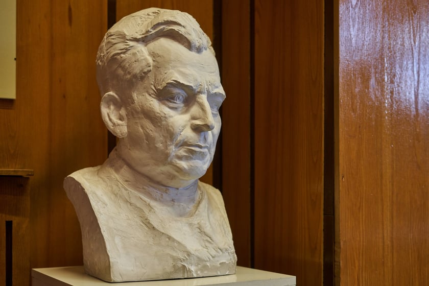 Sale wykładowe i wnętrza budynków historycznego kampusu Uniwersytetu Medycznego we Wrocławiu