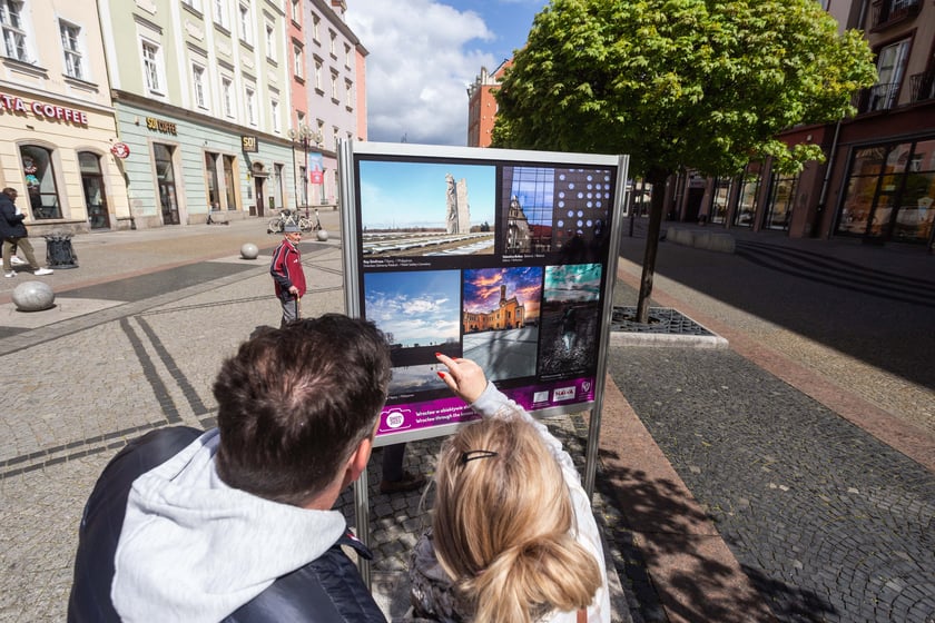We Wrocławiu oglądać można pokonkursową wystawę prac fotograficznych, które wykonali zagraniczni studenci uczący się we Wrocławiu