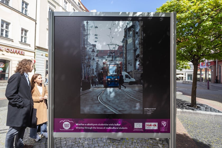 We Wrocławiu oglądać można pokonkursową wystawę prac fotograficznych, które wykonali zagraniczni studenci uczący się we Wrocławiu