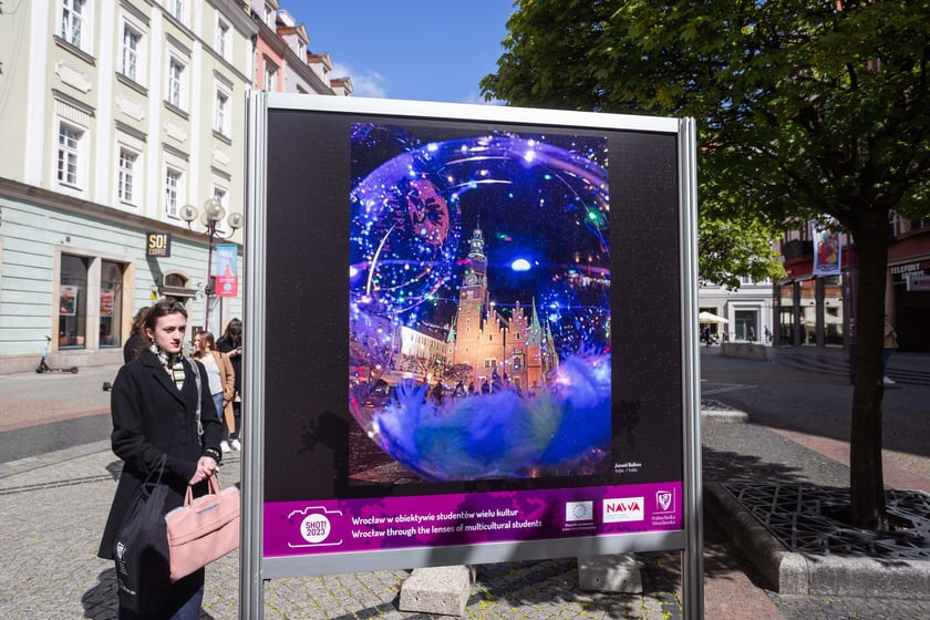 We Wrocławiu oglądać można pokonkursową wystawę prac fotograficznych, które wykonali zagraniczni studenci uczący się we Wrocławiu