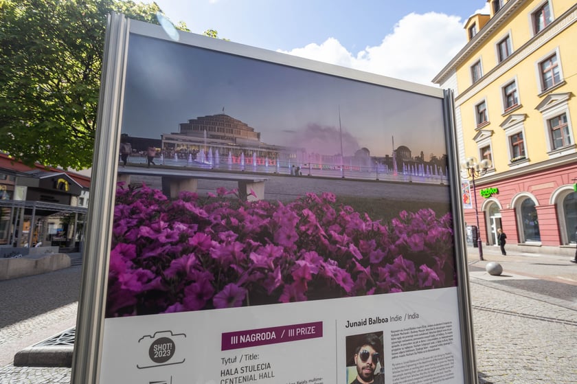 We Wrocławiu oglądać można pokonkursową wystawę prac fotograficznych, które wykonali zagraniczni studenci uczący się we Wrocławiu
