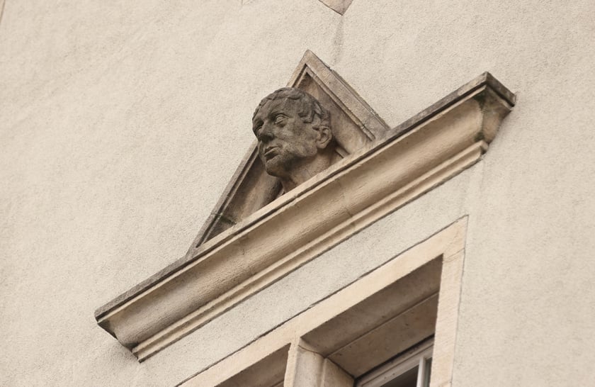 Friedrich von Reden (1752&ndash;1815) &ndash; inżynier g&oacute;rnictwa. Inicjował instalacje pomp parowych w kopalniach na Śląsku oraz nowych typ&oacute;w piec&oacute;w hutniczych;
