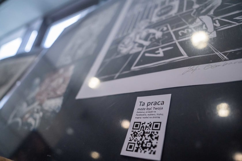 Wernisaż wystawy prac uczni&oacute;w Liceum Sztuk Plastycznych w Bibliotece Uniwersyteckiej (3.04.2024)