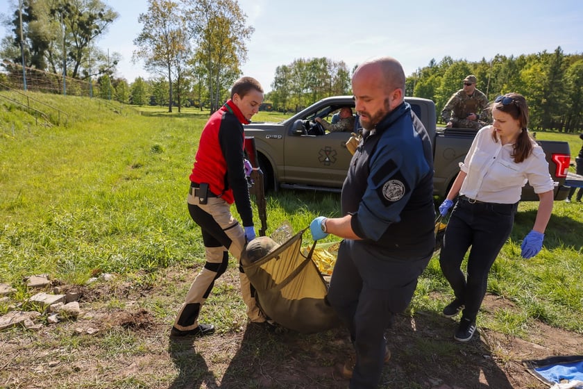 Ćwiczenia w szkole oficerskiej realizowano na podstawie doświadczeń z frontu w Ukrainie