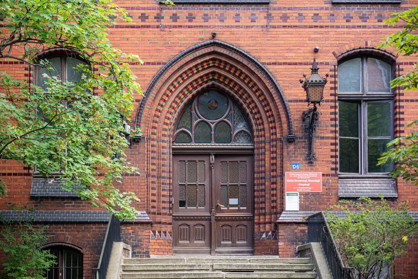 Budynek kliniki USK przy ul. Chałubińskiego 1