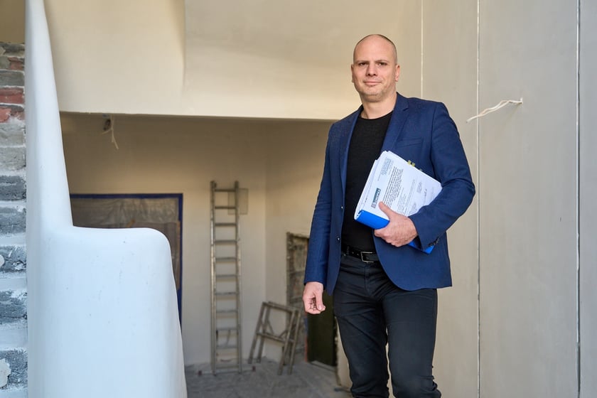 Remont w gmachu głównym Akademii Muzycznej we Wrocławiu. Jacek Pawlikowski, zastępca kanclerza Akademii Muzycznej im. Karola Lipińskiego
