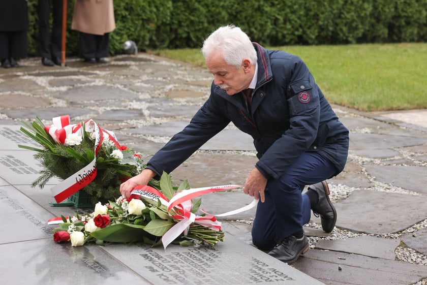 Uroczystość pod pomnikiem Martyrologii Profesorów Lwowskich