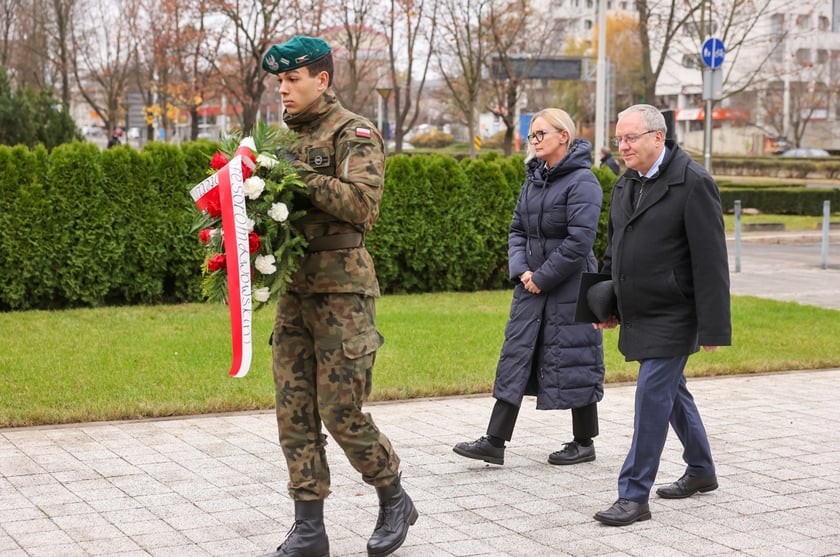 Uroczystość pod pomnikiem Martyrologii Profesorów Lwowskich