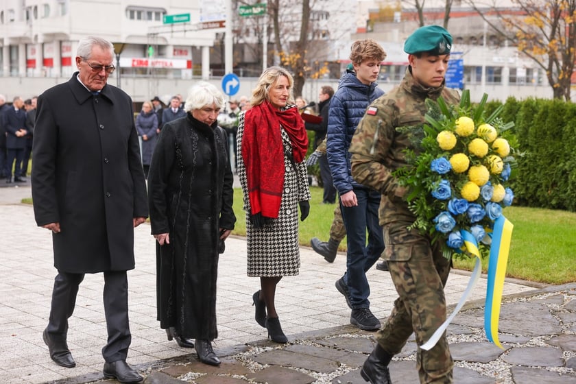 Uroczystość pod pomnikiem Martyrologii Profesorów Lwowskich