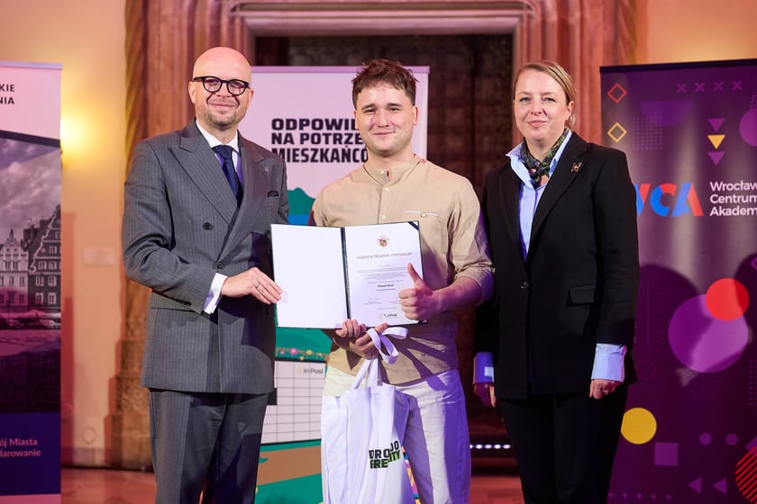 Uroczystość wręczenia stypendiów dla młodych naukowców we wrocławskim Ratuszu