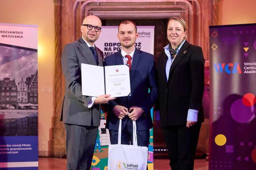Uroczystość wręczenia stypendiów dla młodych naukowców we wrocławskim Ratuszu