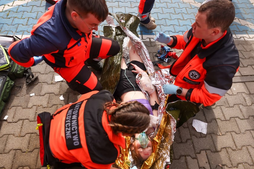 Ćwiczenia służb ratunkowych terenie Starego Kampusu Uniwersytetu Medycznego we Wrocławiu