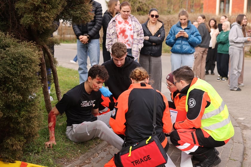 Ćwiczenia służb ratunkowych terenie Starego Kampusu Uniwersytetu Medycznego we Wrocławiu