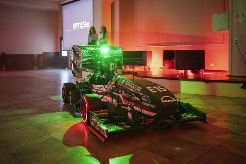 Bolid RT15e skonstruowany przez studentów z PWR Racing Team. Prezentacja bolidu w Starej Garbarni
