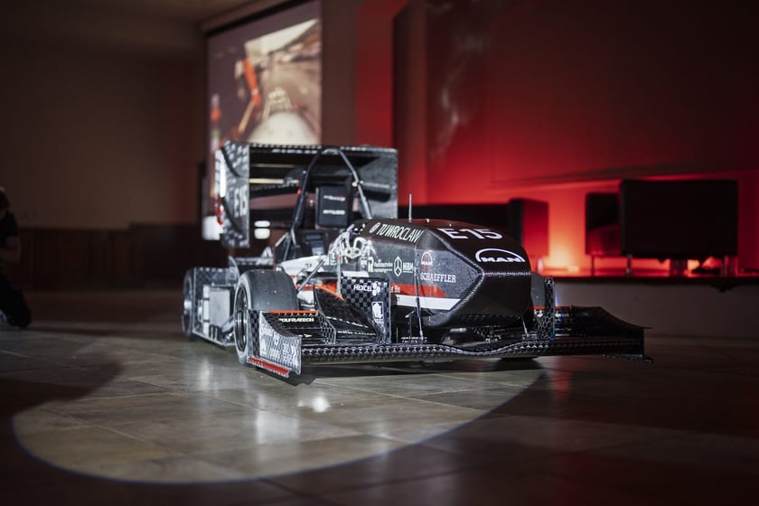 Bolid RT15e skonstruowany przez studentów z PWR Racing Team. Prezentacja bolidu w Starej Garbarni