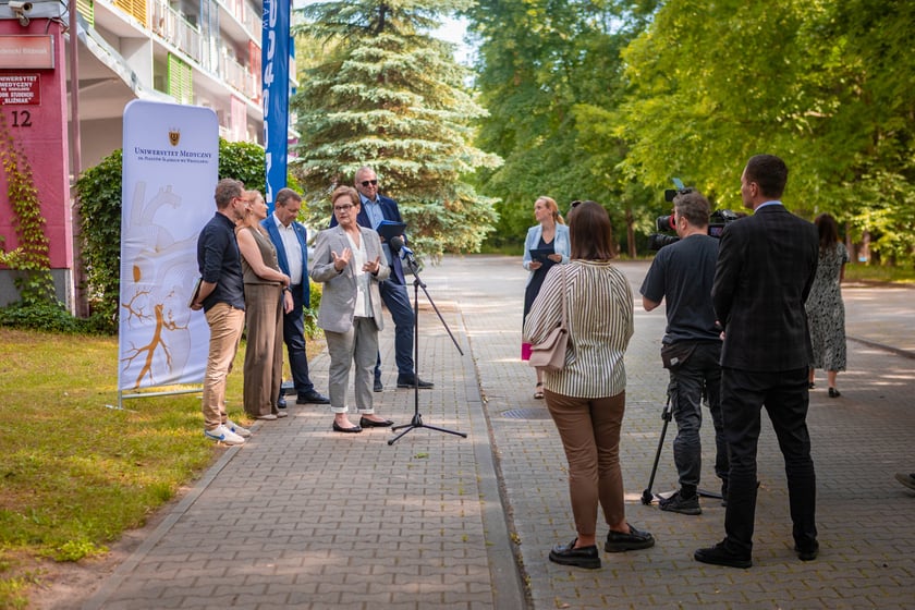 Modernizacja domu studenckiego Bliźniak. Zdjęcia budynku i wnętrz przed rozpoczęciem remontu