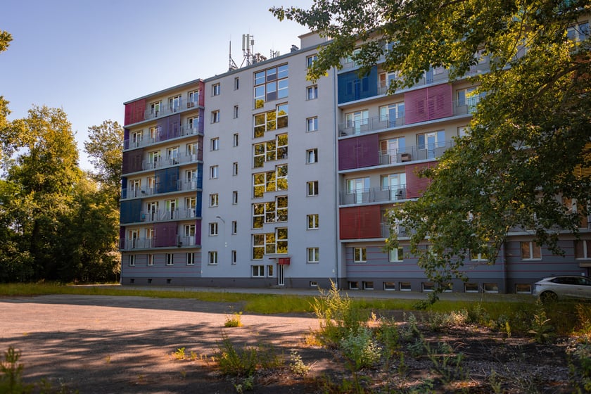 Modernizacja domu studenckiego Bliźniak. Zdjęcia budynku i wnętrz przed rozpoczęciem remontu