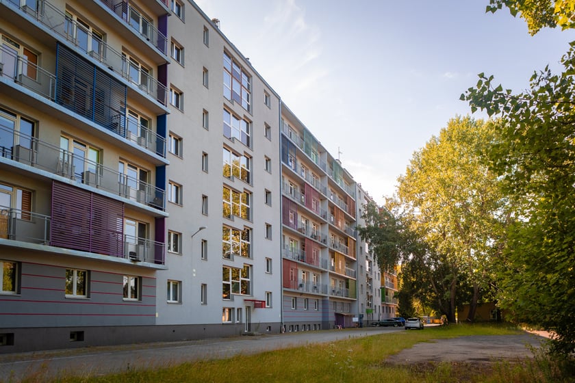 Modernizacja domu studenckiego Bliźniak. Zdjęcia budynku i wnętrz przed rozpoczęciem remontu