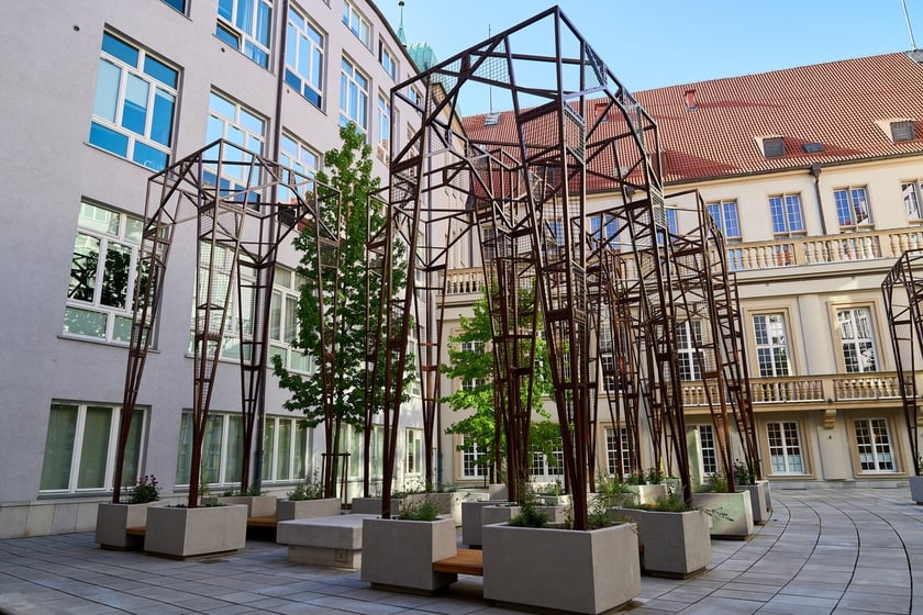 Dziedziniec w gmachu głównym Politechniki Wrocławskiej po modernizacji