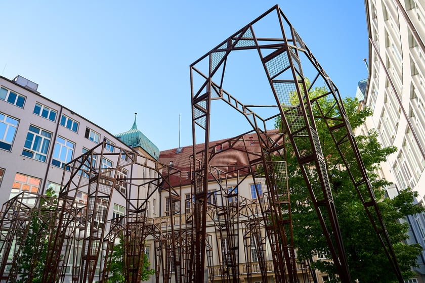 Dziedziniec w gmachu głównym Politechniki Wrocławskiej po modernizacji