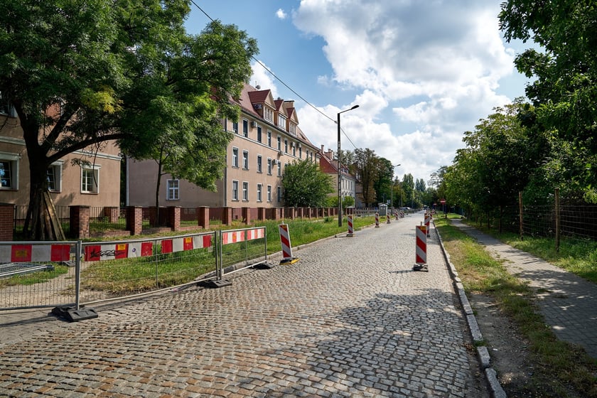 Początek przebudowy Koszarowej, wrzesień 2025