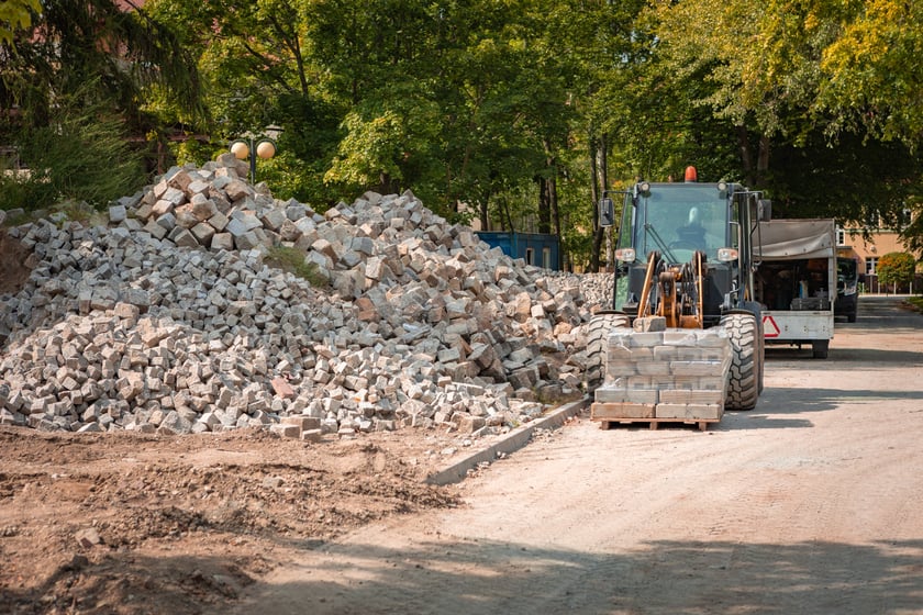 Remontowany parking przy Wydziale Nauk Społecznych UWr (ul. Koszarowa), lato 2025