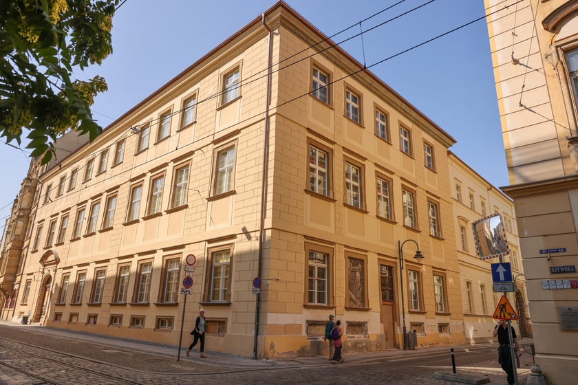 Budynek Instytutu Historycznego UWr po remoncie elewacji, 9 września 2025