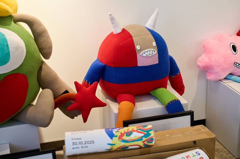 W Mia Art Gallery na placu Solnym 11 można oglądać jedyne w swoim rodzaju pluszaki w rozmiarze XXXL. Zaprojektowały je dzieci.